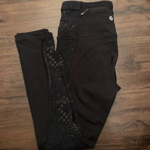 Lululemon black workout tight with mesh detail